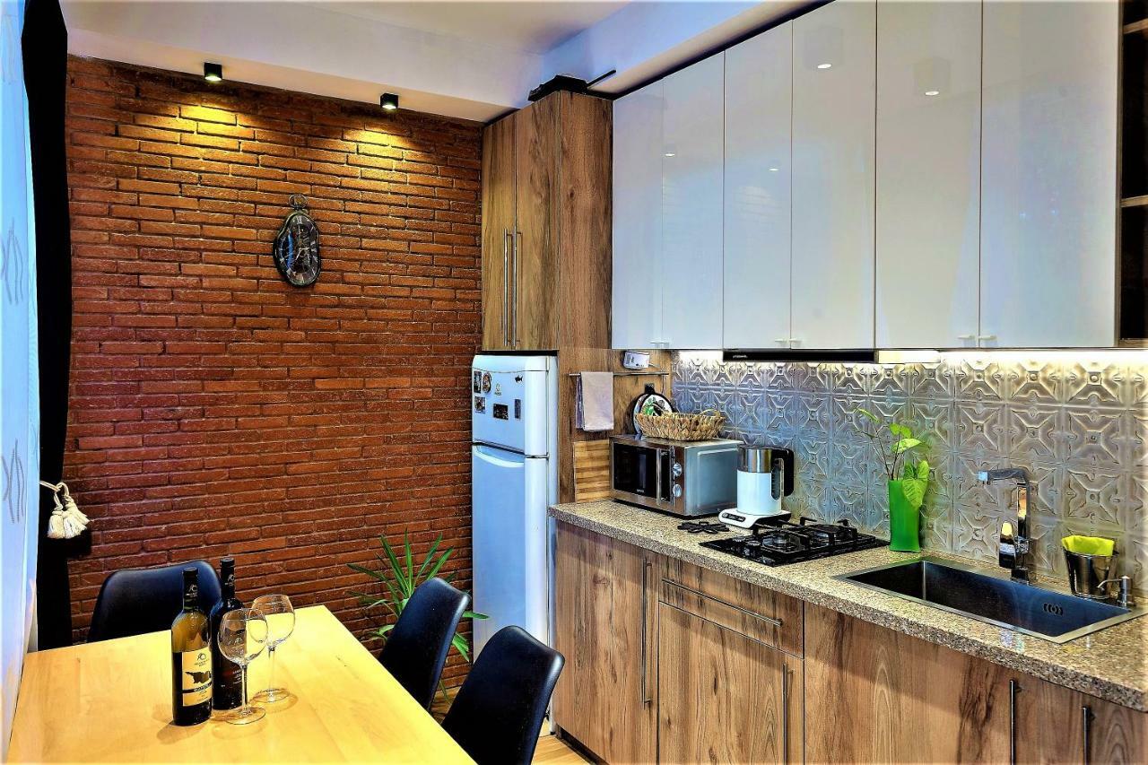 Very Center Of The Old City-Stylish Apartment تبليسي المظهر الخارجي الصورة